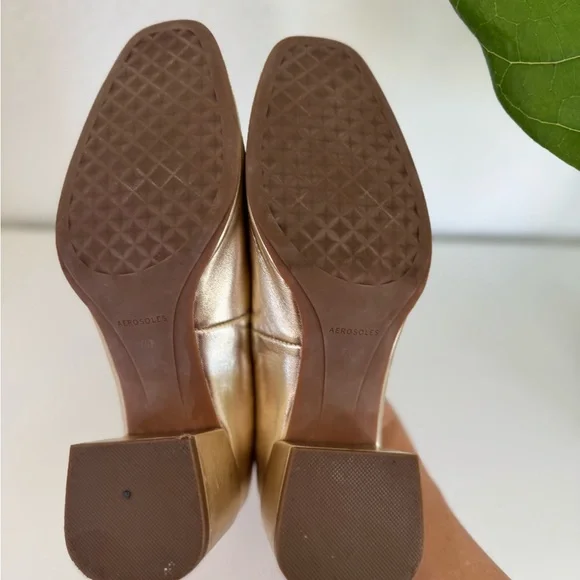 Aerosoles “Alae” Block Heel Round Toe Pumps - Picture 8 of 10